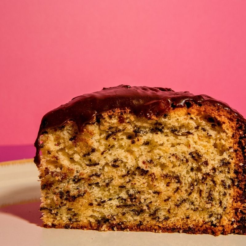 Bizcocho de fiesta casero con ganache de chocolate – pedido online Mamá Oso Bakery Madrid