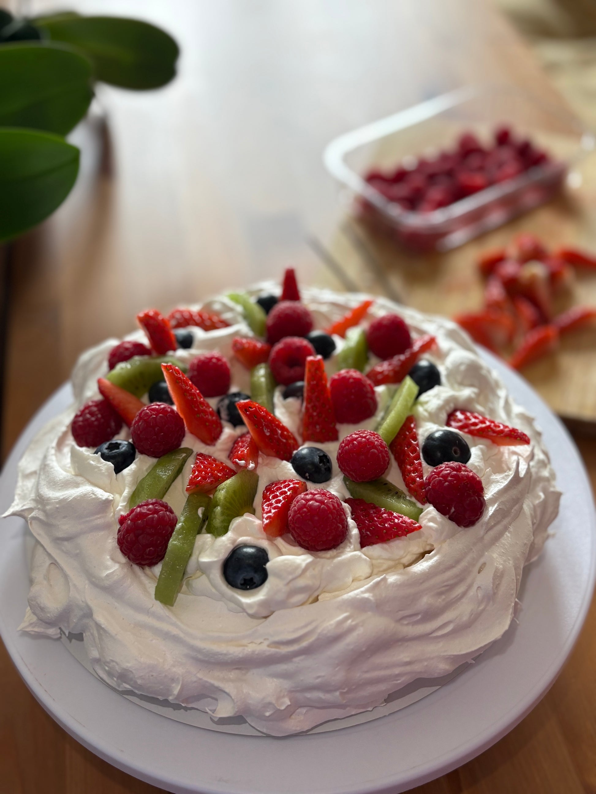 Tarta Pavlova casera para cumpleaños – Mamá Oso Bakery Madrid