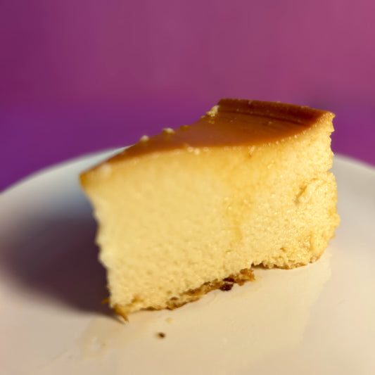 Porción de Quesillo casero cremoso – pedido online Mamá Oso Bakery Madrid