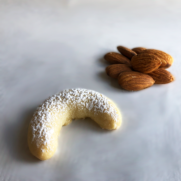 Cuernitos de Almendra en Madrid - Mamá Oso Bakery – mamaosobakery